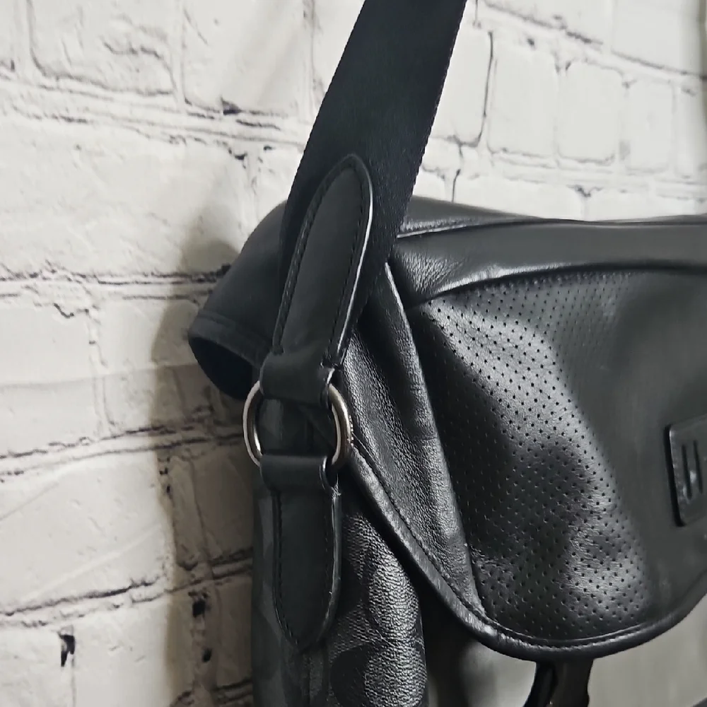Coach Black/Gray Leather Messenger/sachel Bag
